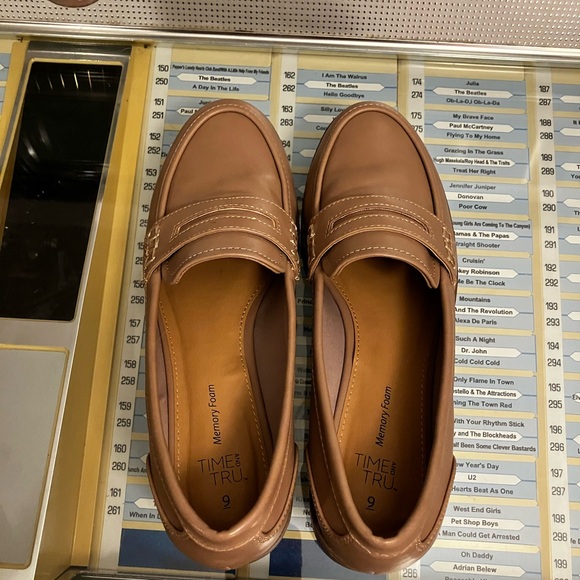 Time and Tru Memory Foam Loafers - Picture 5 of 5